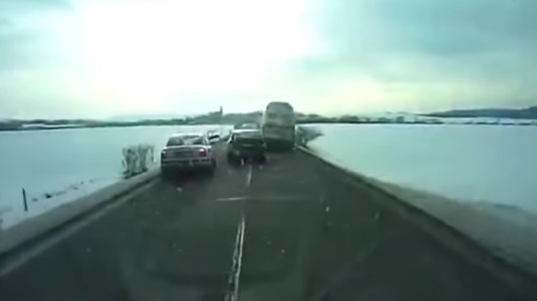 Μόνο ένας μπορεί να προσπεράσει!